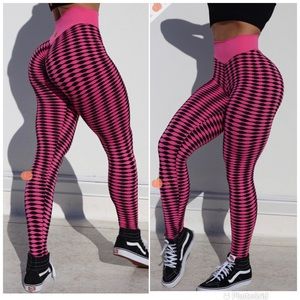 Peached by nellie checkered leggings Med super stretchy look amazing!